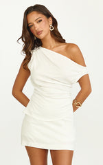 Robilyn - Off Shoulder Linen Look Top in White