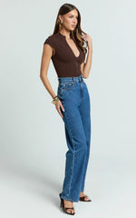 Duncan Top - Cap Sleeve Slit Neck Zip Front Top in Chocolate